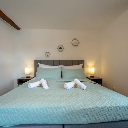 Schlossberg Residences - Fachwerk Design-apartment *